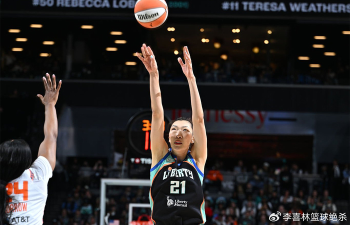 大胜31分！中国女篮26岁2米07中锋首秀砍8分：辅佐两大MVP冲冠|韩旭|纽约|纽约自由人|范洛|三分球_新浪体育_新浪新闻