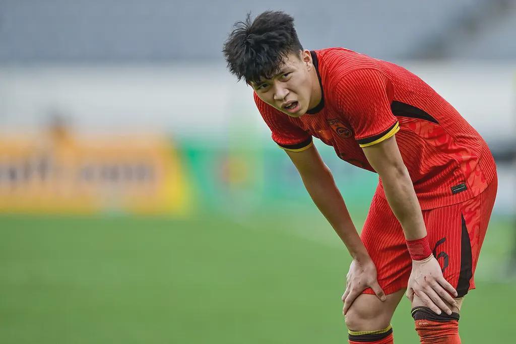开云体育平台-从U23亚洲杯到中超：王钰栋的“冰火两重天”，是中国足球的缩影